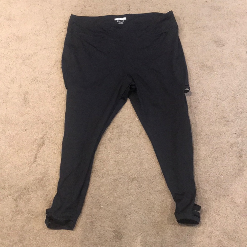 Forever 21 + workout leggings side cutouts